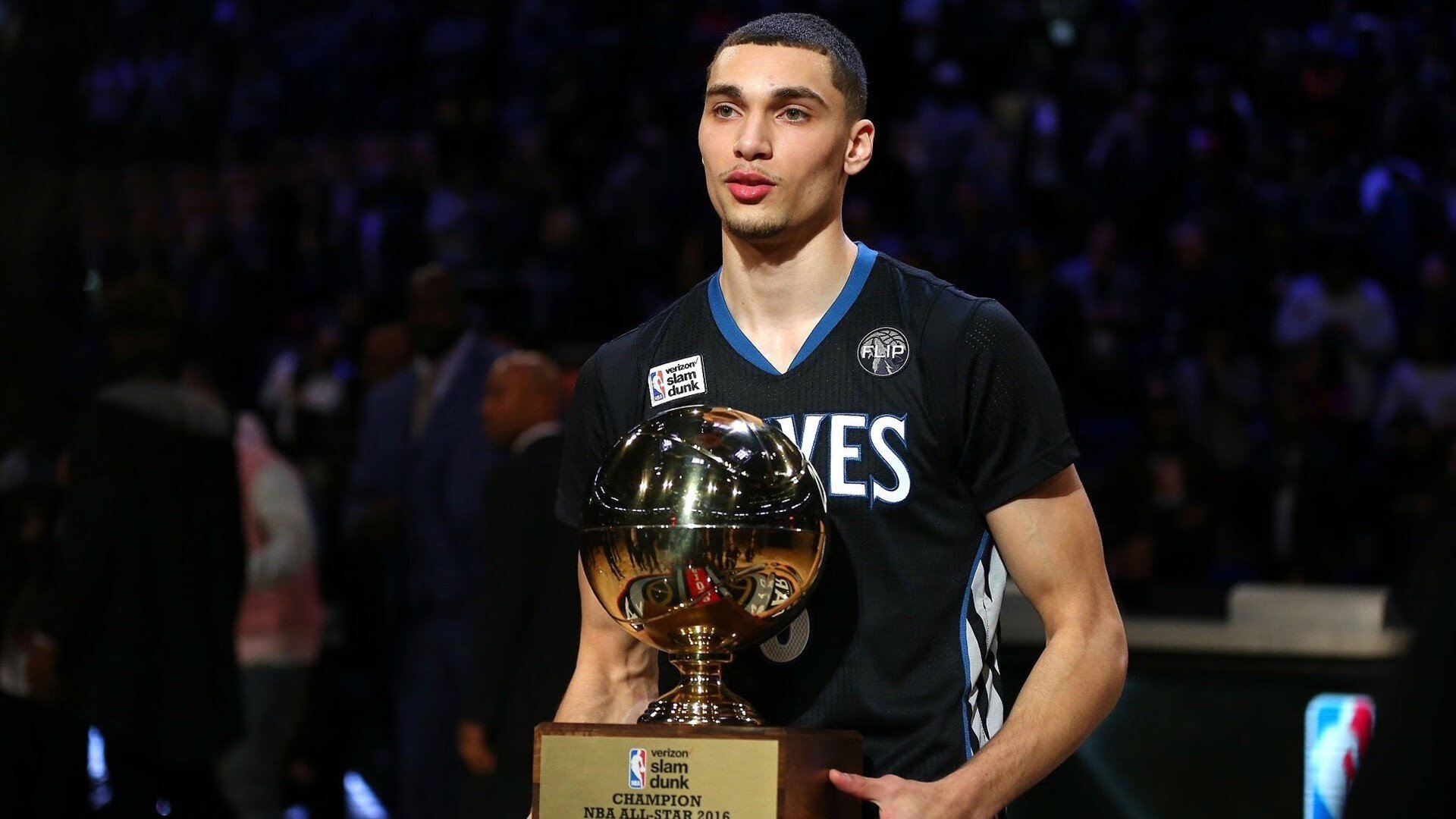 联盟新规定引发讨论:裁判判罚是否公平?,英雄联盟裁判的意义